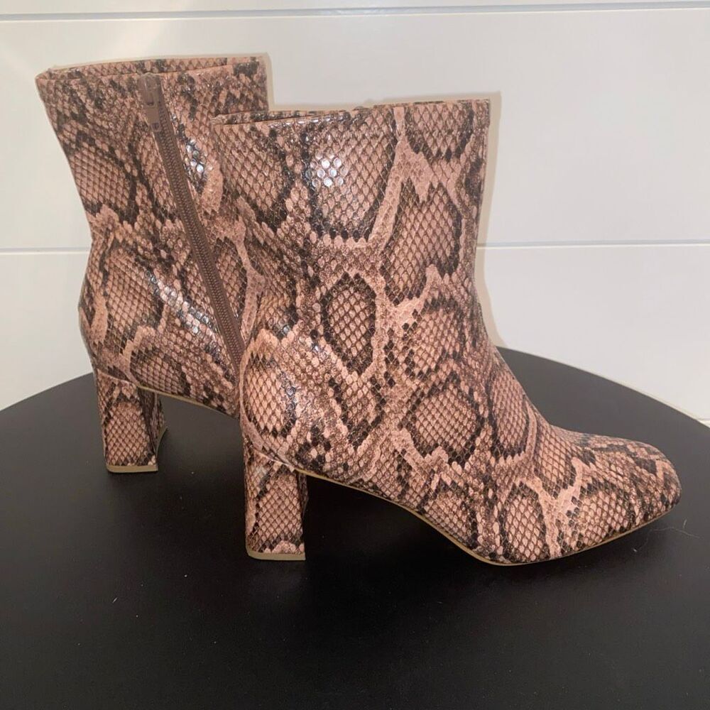 Steve Madden Woman HARL Animal Print Bootie Size: 8M - Picture 3 of 8